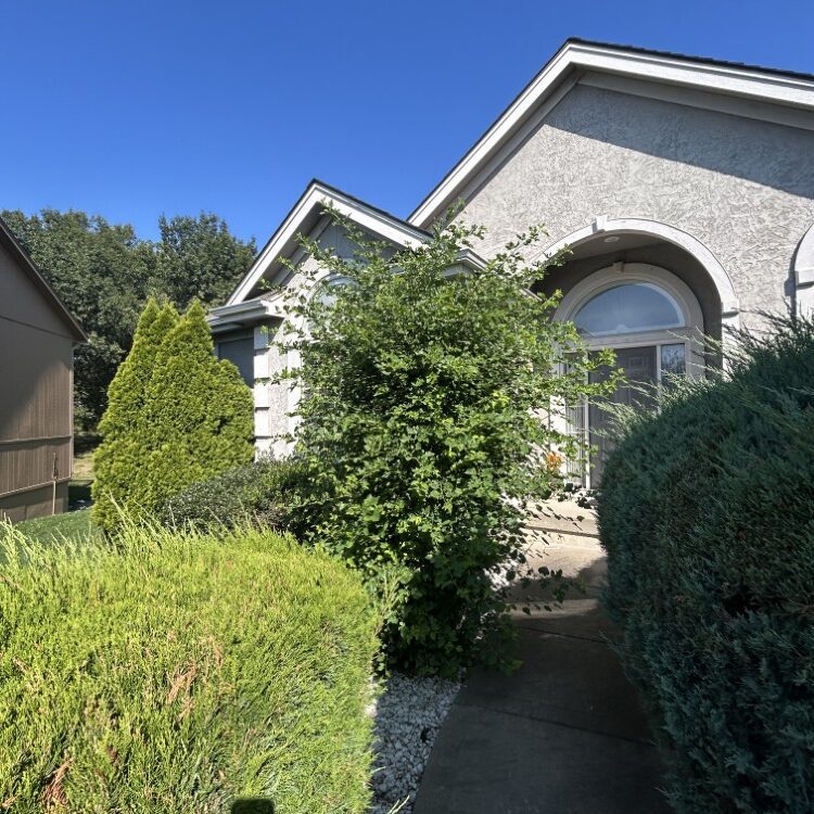 Landscaping in Leavenworth, KS